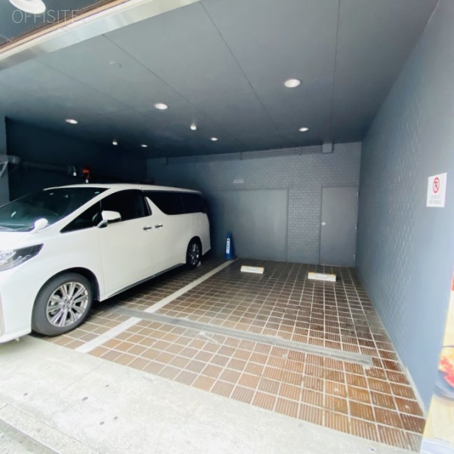 西池袋パークフロントビル 駐車場