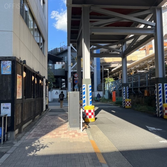 PMO浜松町 前面歩道