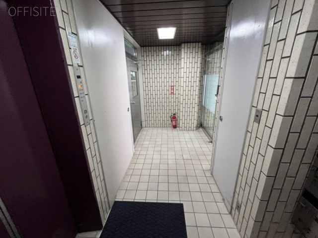 桜ビル エントランス