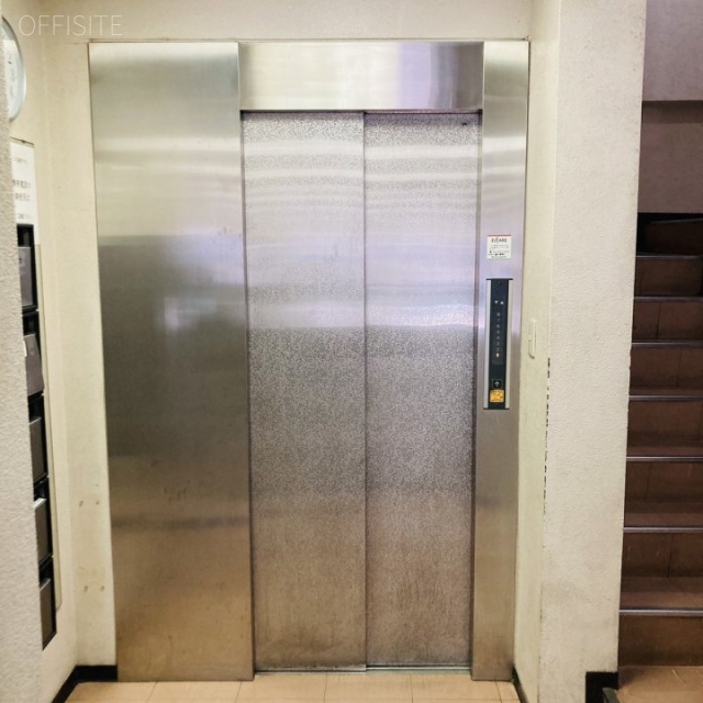 一松ビル エレベーター