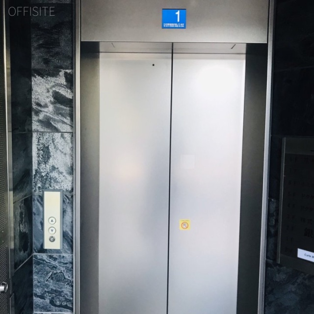 SRビル エレベーター