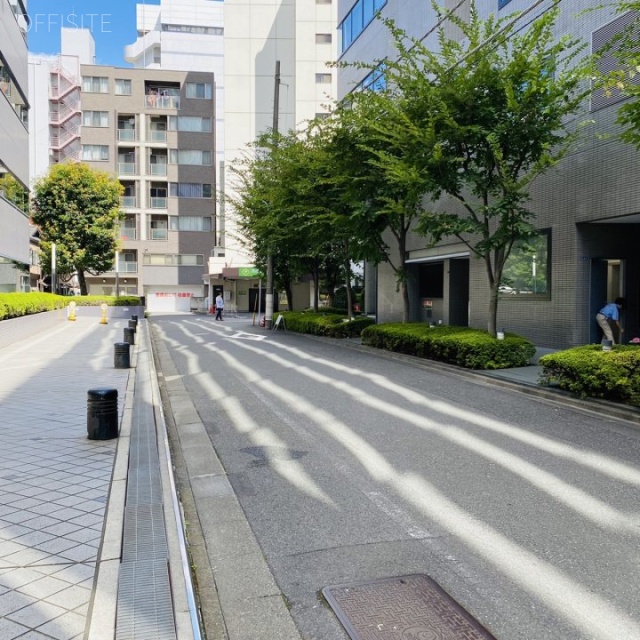 新川三幸ビル ビル前面道路