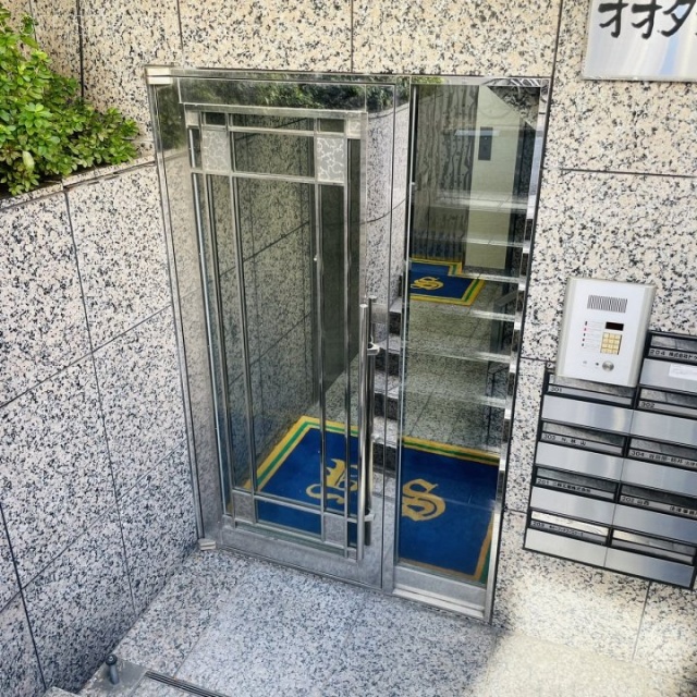 オオタケ第5ビル オフィスビル出入口