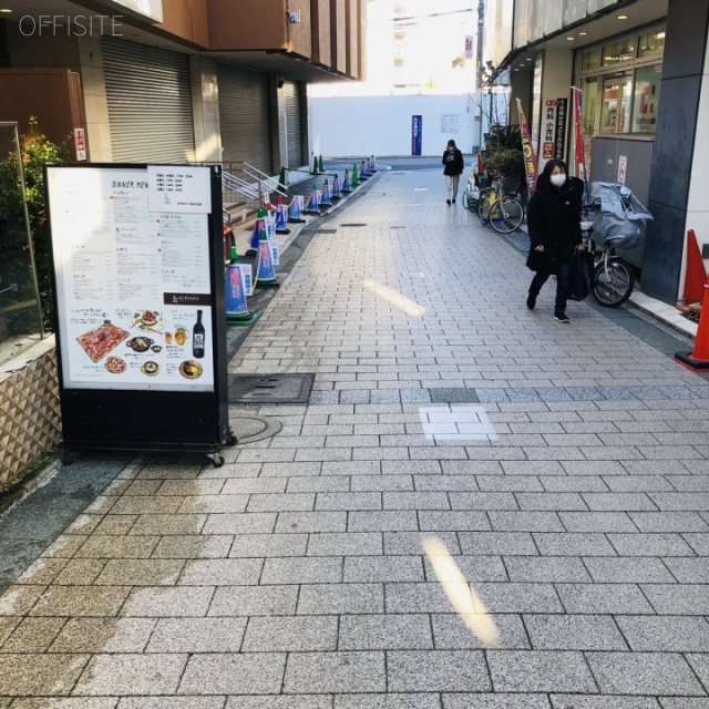 ニューパルビュービル ビル前面道路