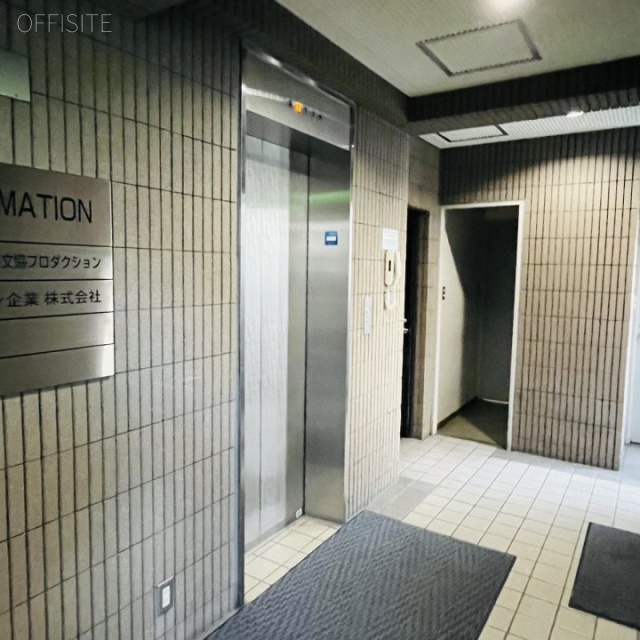 ラグジュアリーヒルズ赤坂ビル エントランス