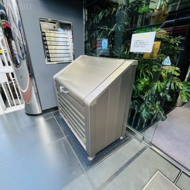 サンブリヂ小川町ビル エントランス