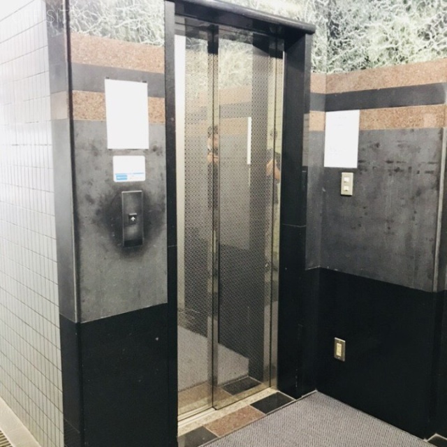 杉山ビル エレベーター