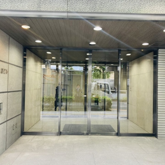 西新宿松屋ビル エントランス