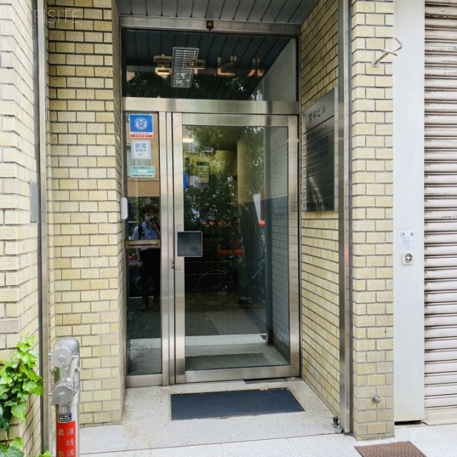 宮中ビル オフィス出井入り口