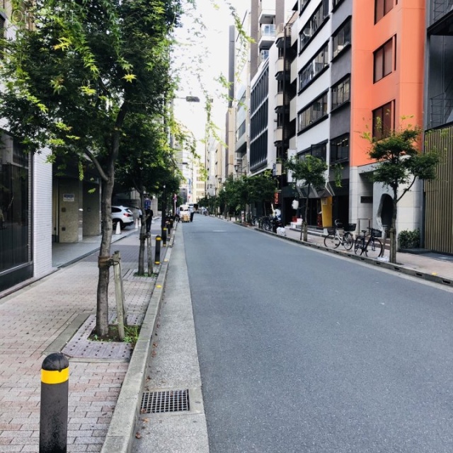 日本橋グレイスビル ビル前面道路