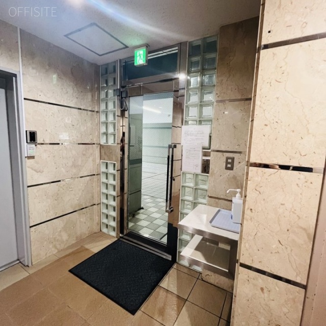 鈴栄ビル エントランス