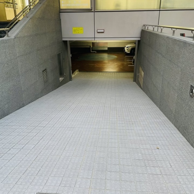 一番町Mビル 駐車場