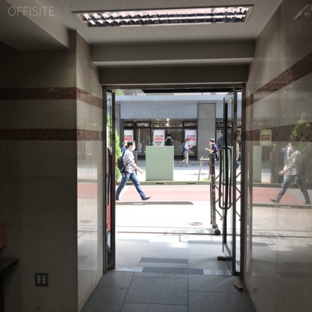 MAKIビル エントランス