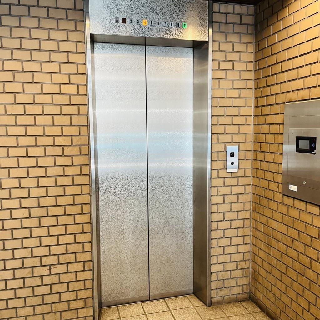 大黒屋ビルのエレベーター