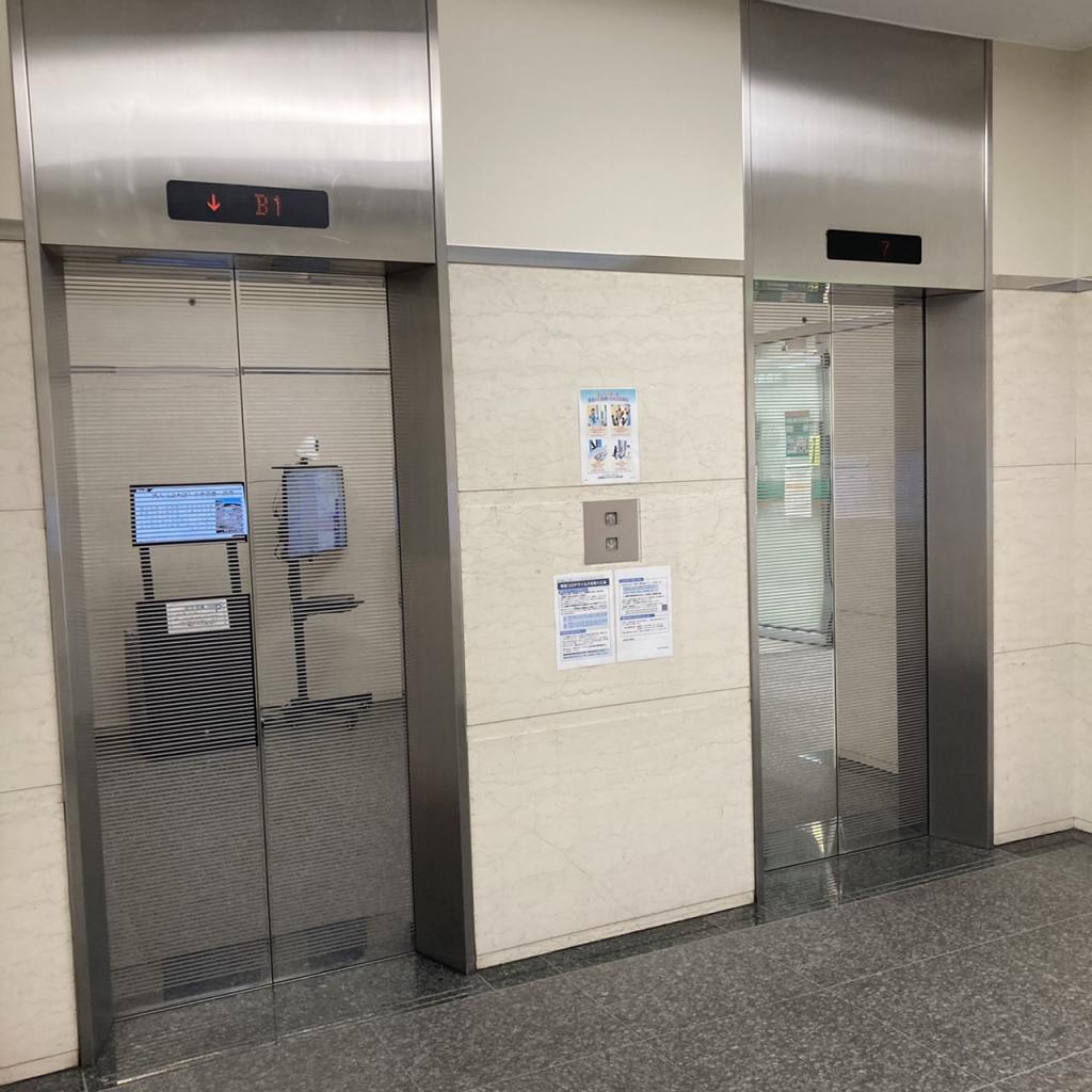 日本生命横浜西口ビルのエレベーター