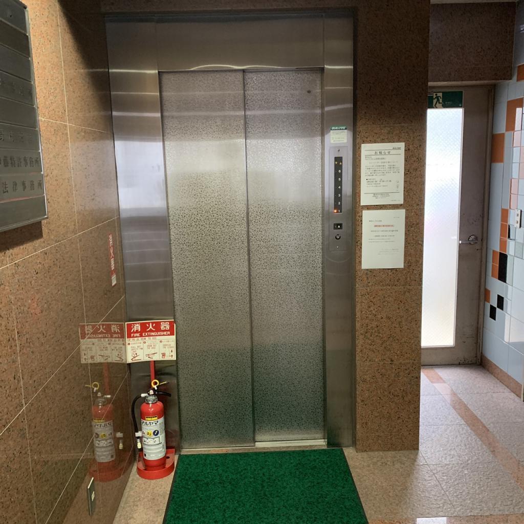 野村ビルのエレベーター