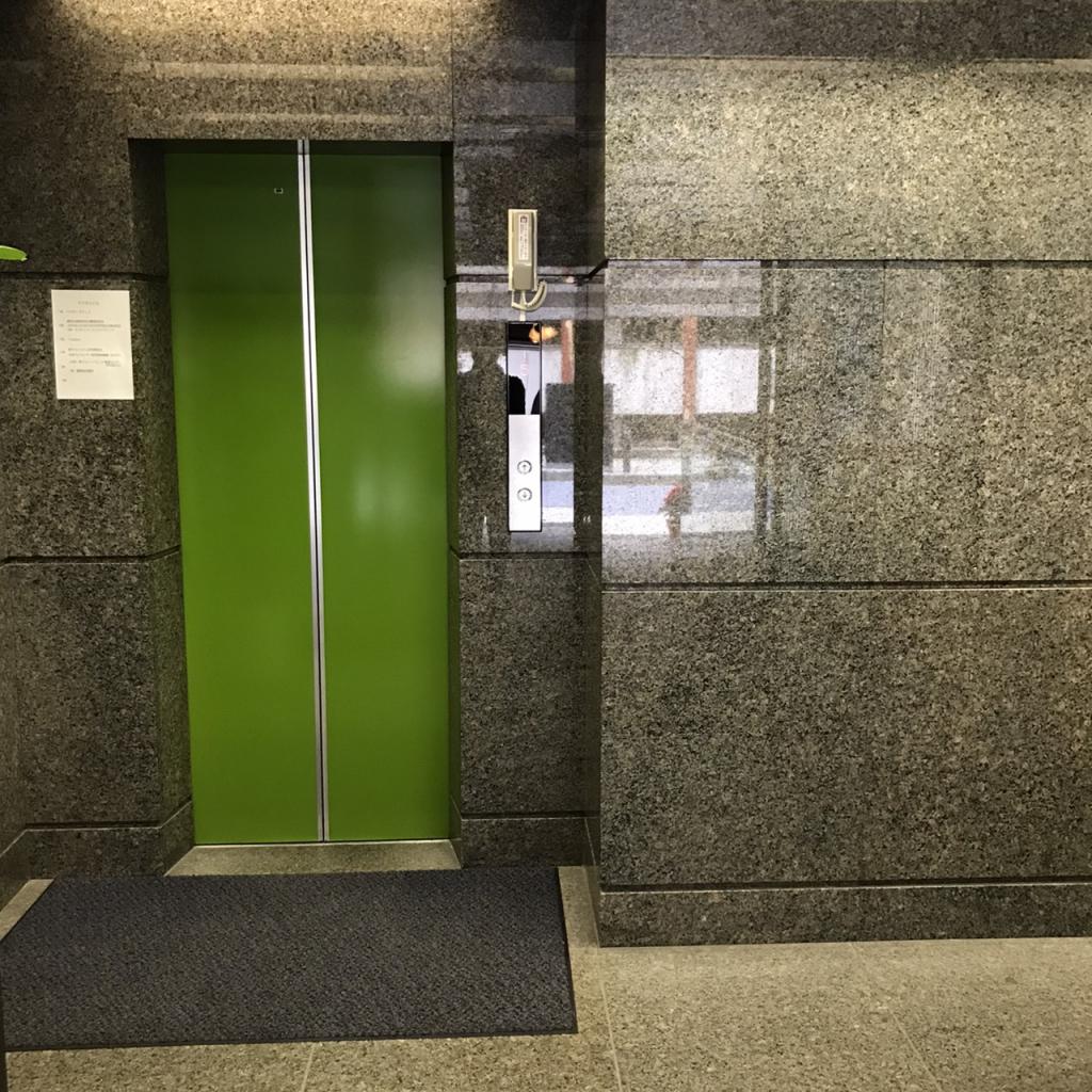 升本ビルのエレベーター