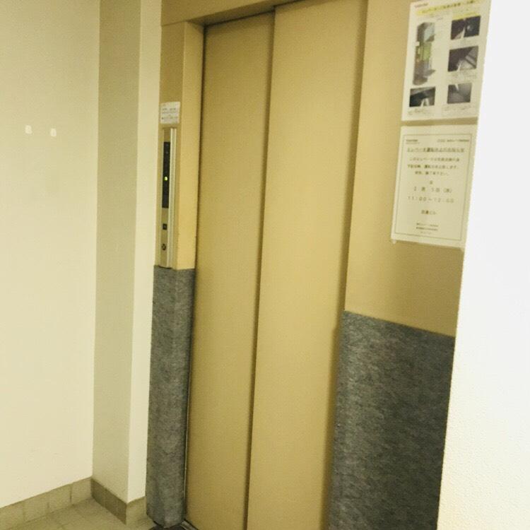 日浦ビルのエレベーター