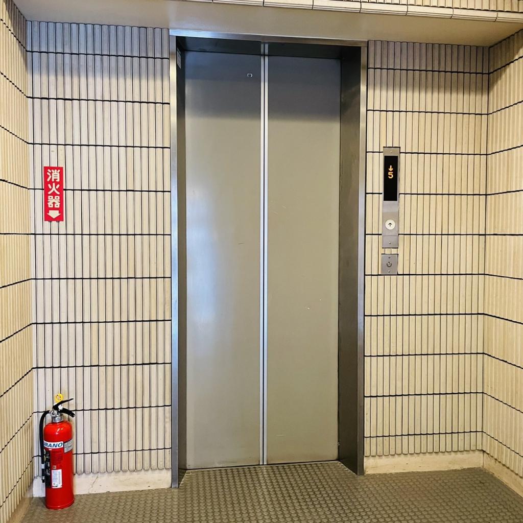 信井ビル別館のエレベーター