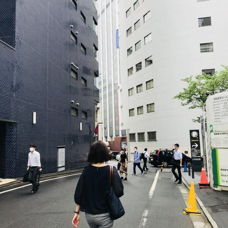 宮益坂プレイス渋谷のビル前面道路