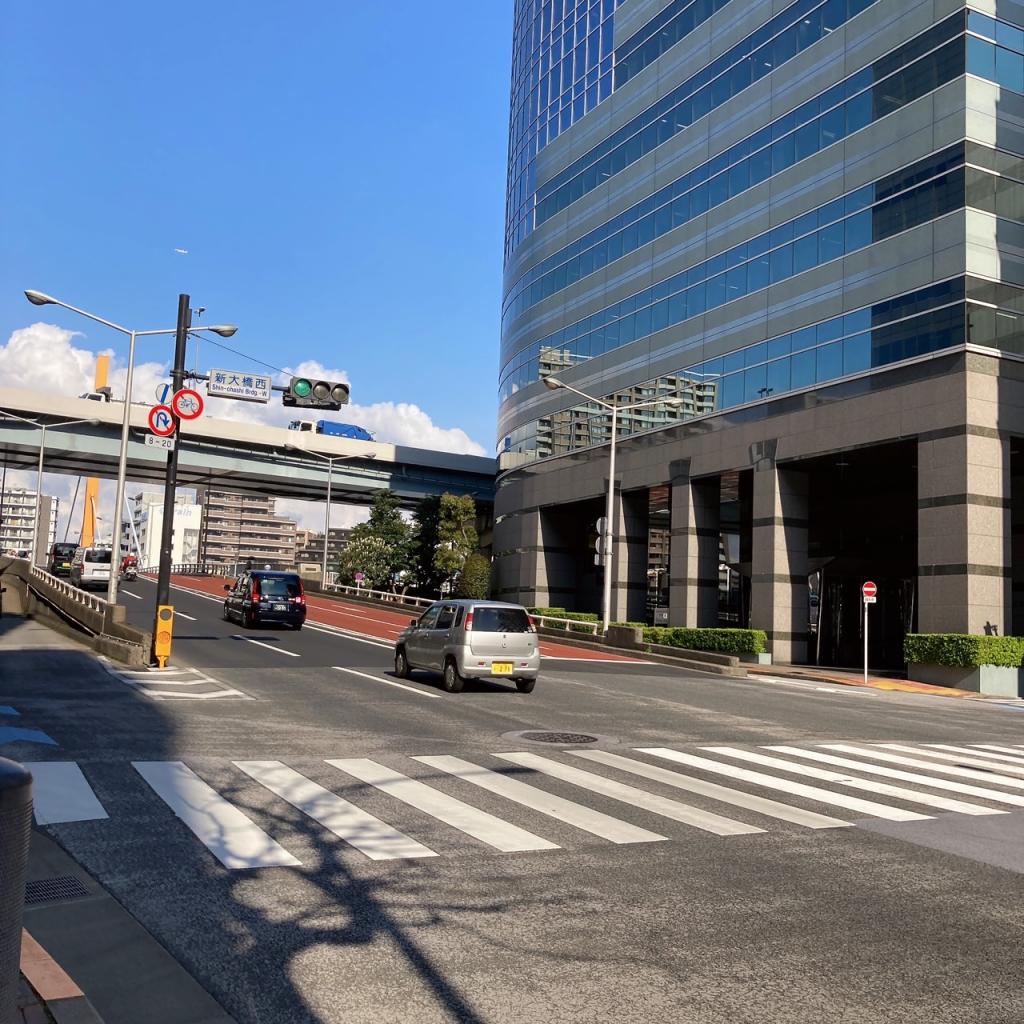 日本橋パークサイドビルの前面道路