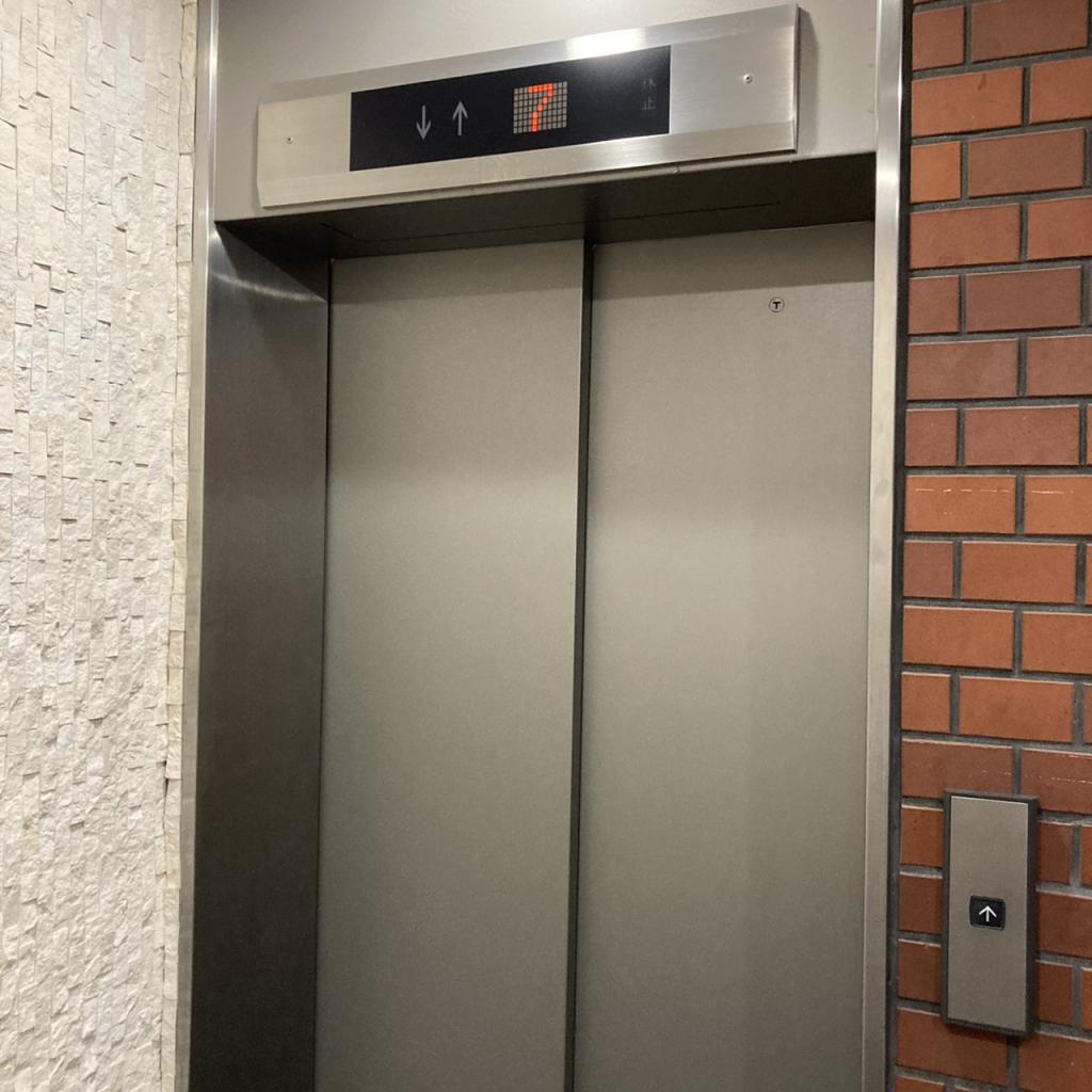 第三梅村ビルのエレベーター