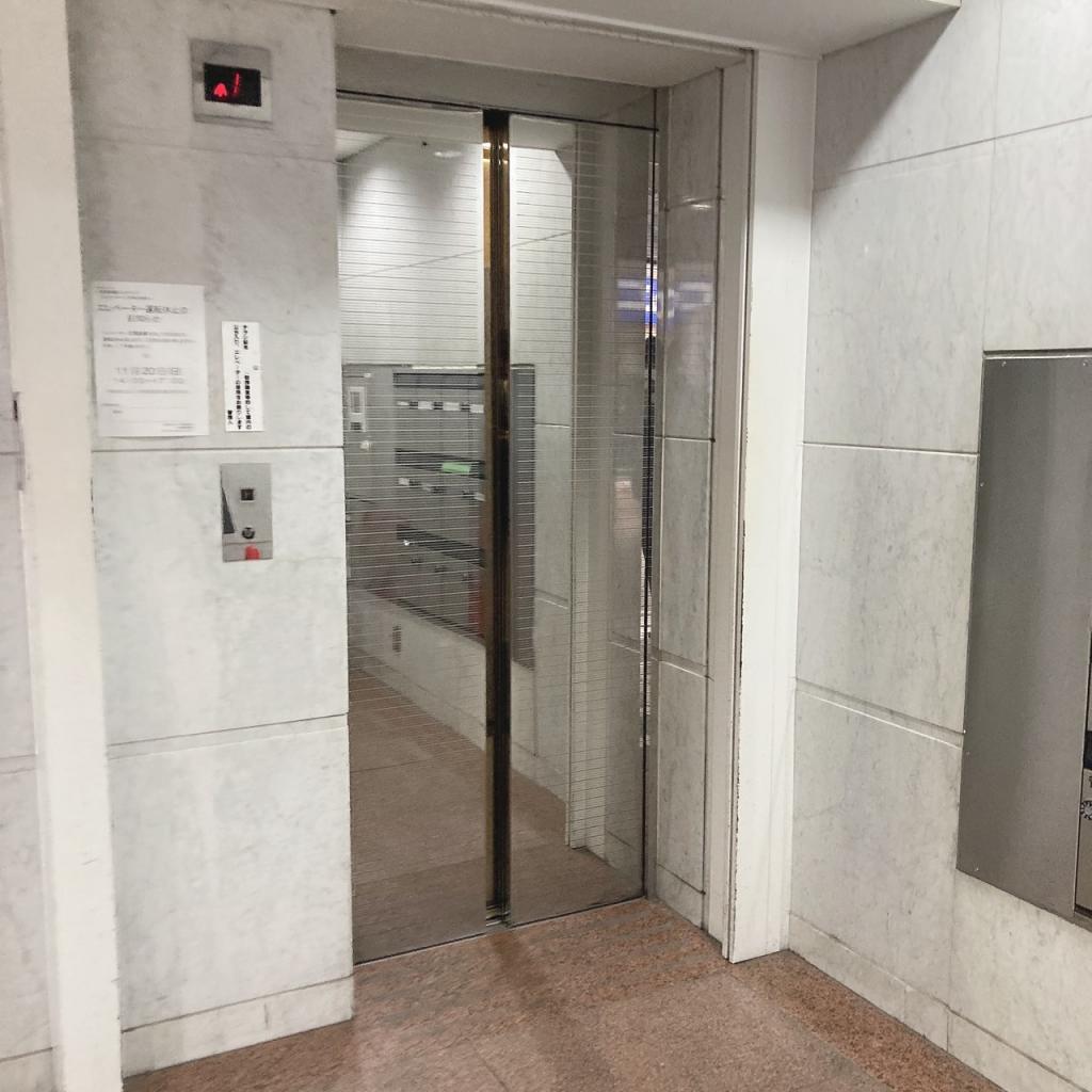 八重洲加藤ビルのエレベーター