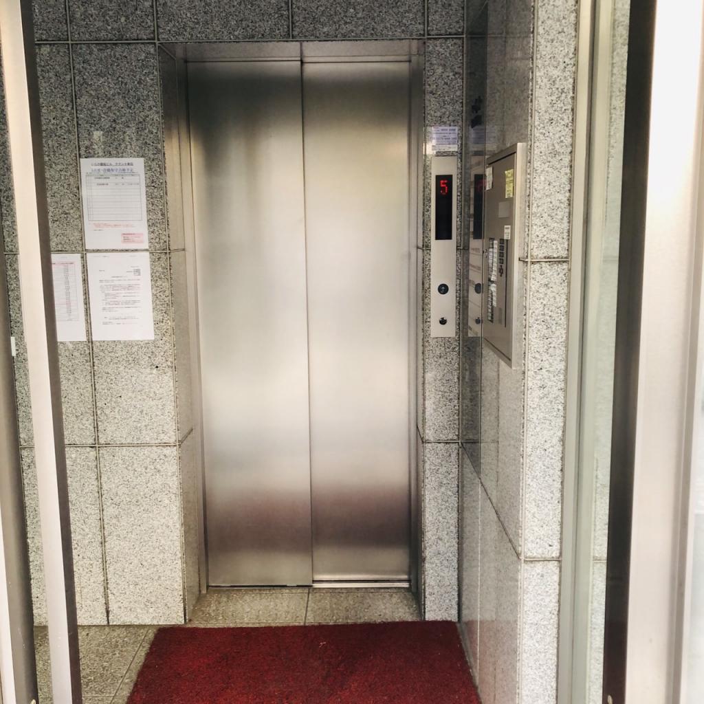 いらか銀座ビルのエレベーター