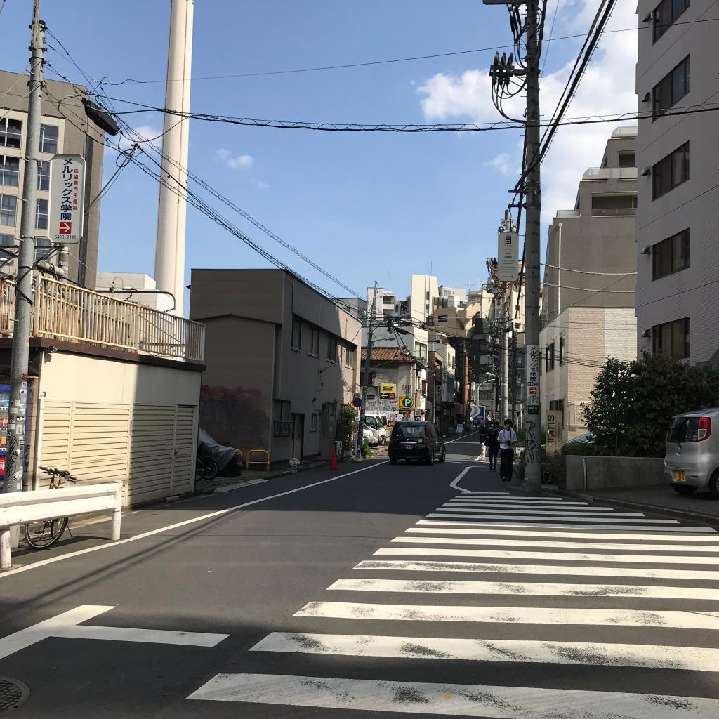 ＶＯＲＴ渋谷桜丘のビル前面道路