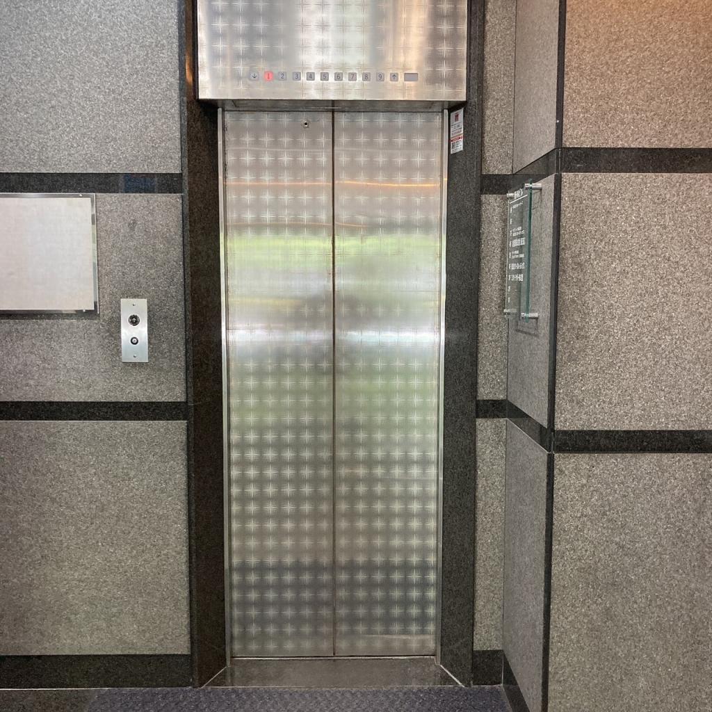 新川ビルのエレベーター