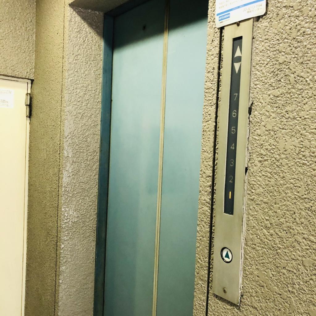 愛三ビルのエレベーター