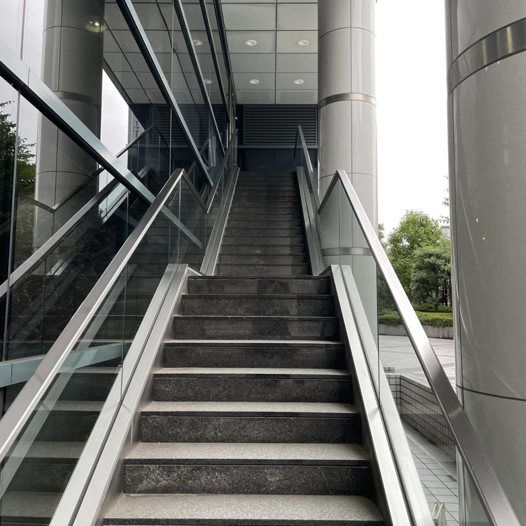 京阪世田谷ビルの外階段