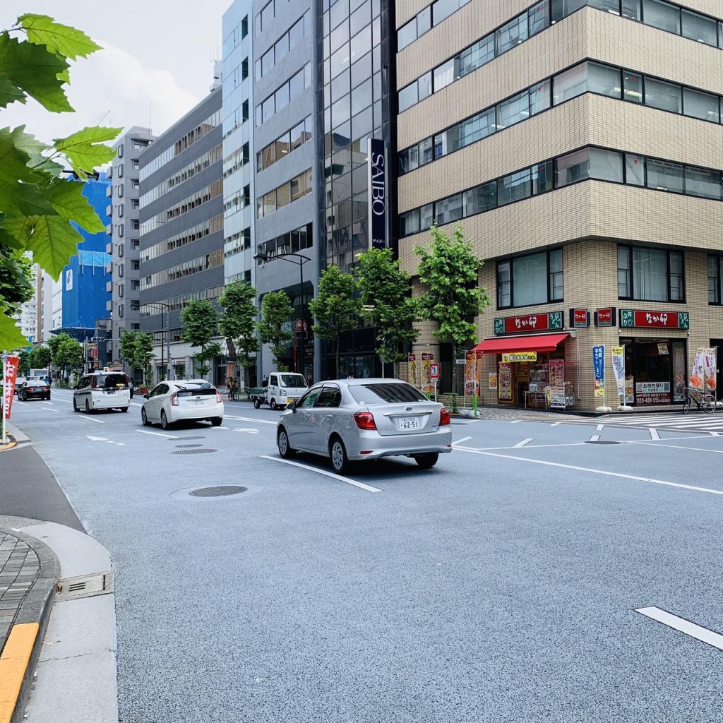 日本橋人形町石井ビルのビル前面道路