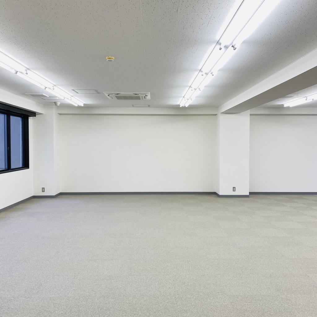 新宿小川ビルの基準階　内装