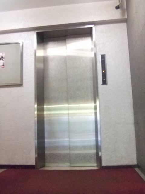 菊島ビルのエレベーター