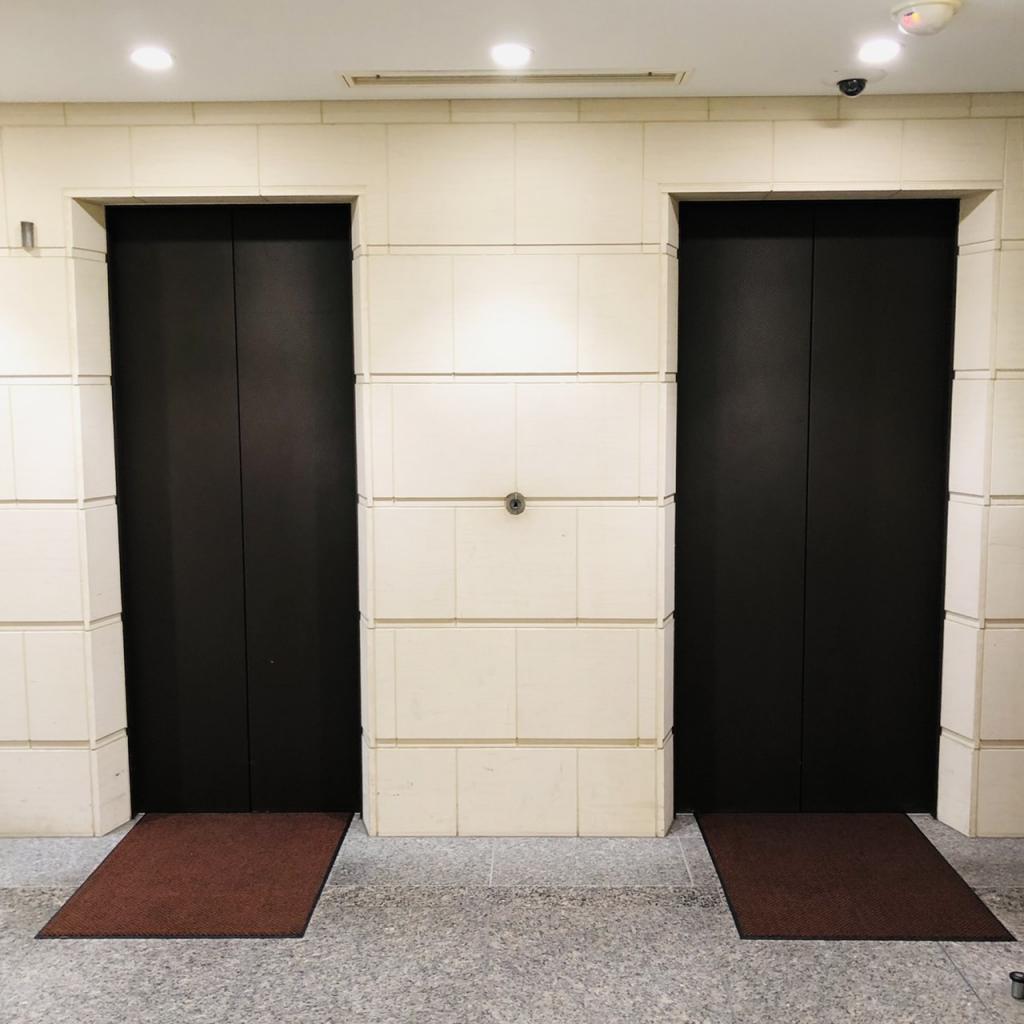 銀座武蔵野ビルのエレベーター