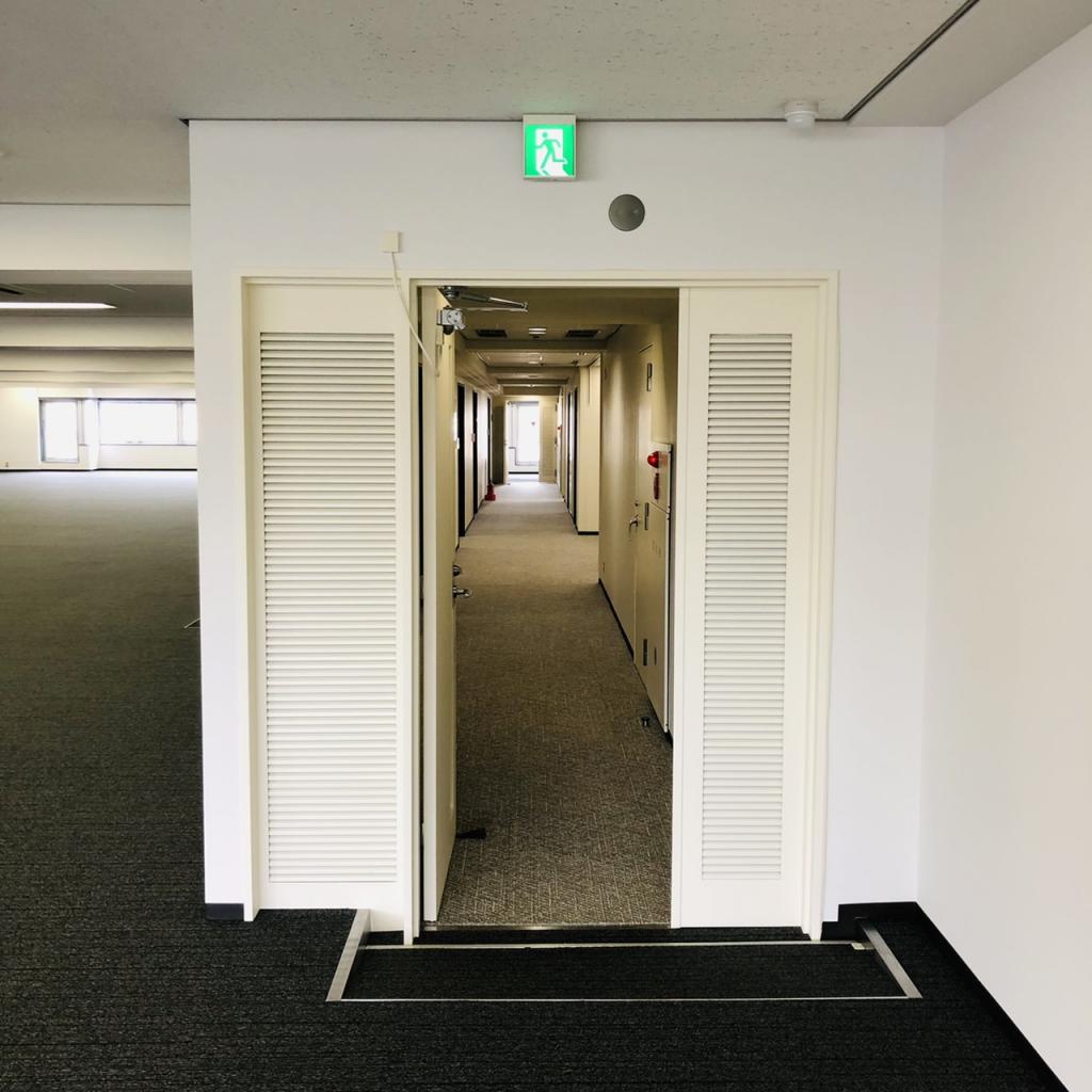 ＩＣＯＮ関内の9階 貸室入口
