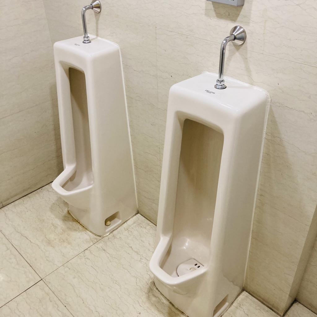 ＳＭＫビルの2階 男性トイレ