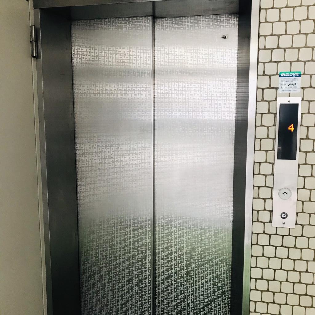 新宿カメヤビルのエレベーター
