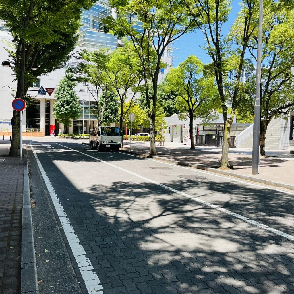 新横浜丸文ビルの前面道路