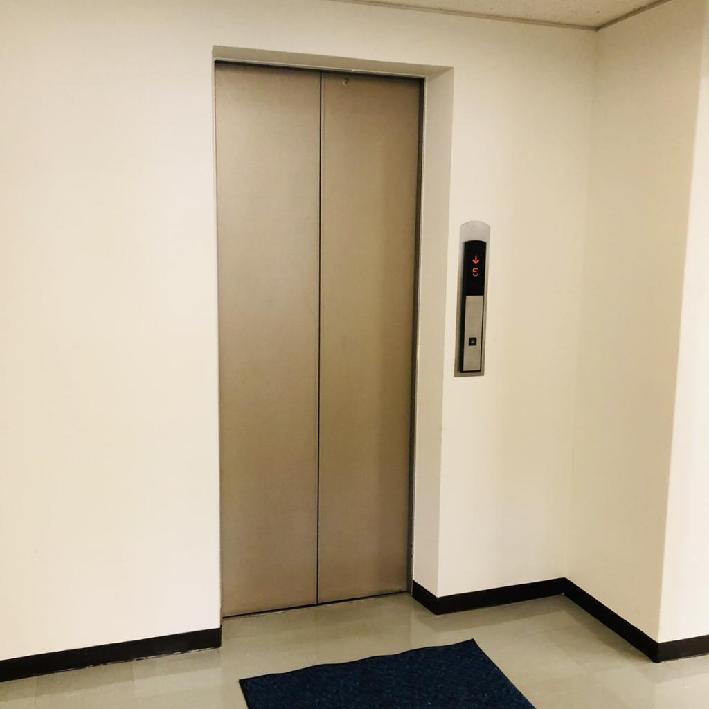 関内中央ビルのエレベーター