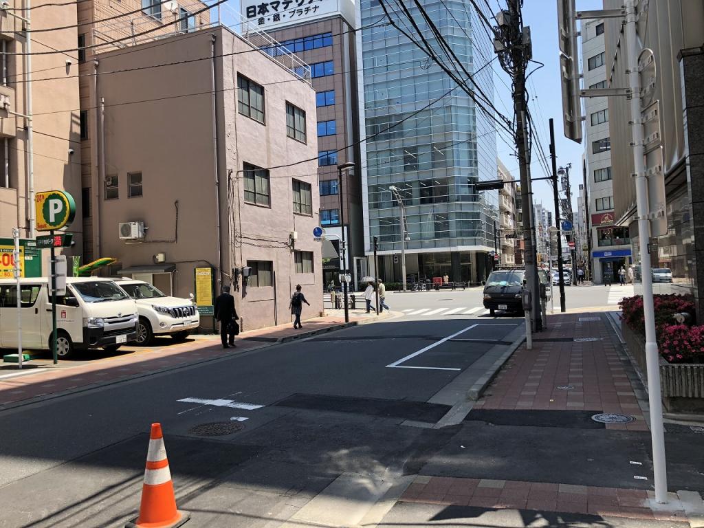 桜井ビルのビル前面道路