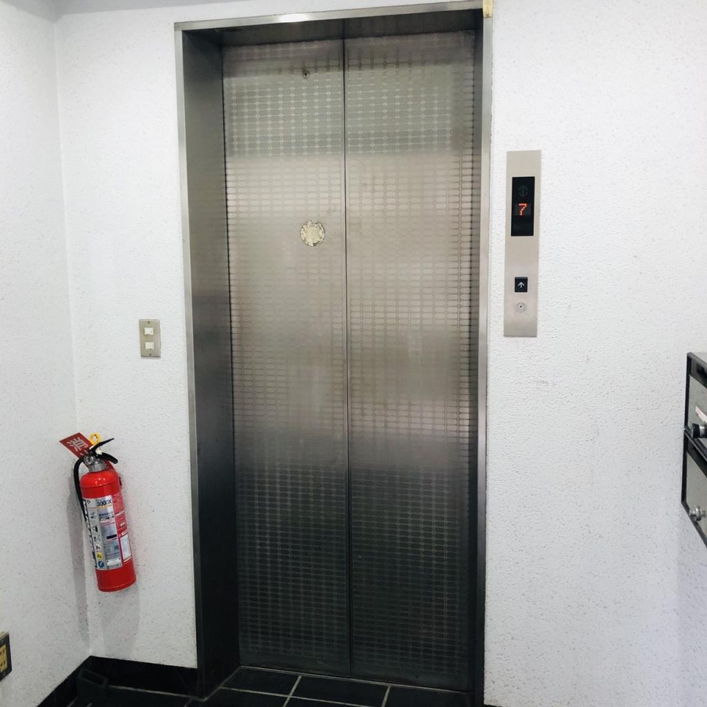 桜井ビルのエレベーター