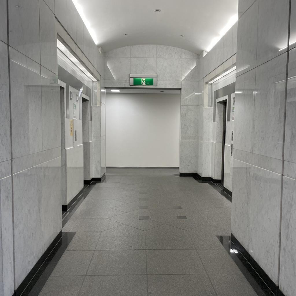 京阪世田谷ビルのエレベーターホール