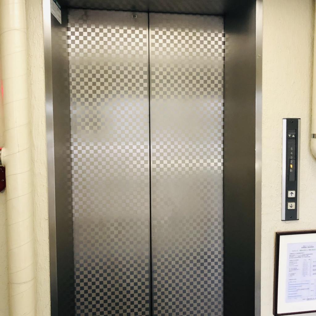 飯倉カムフィーホームズのエレベーター