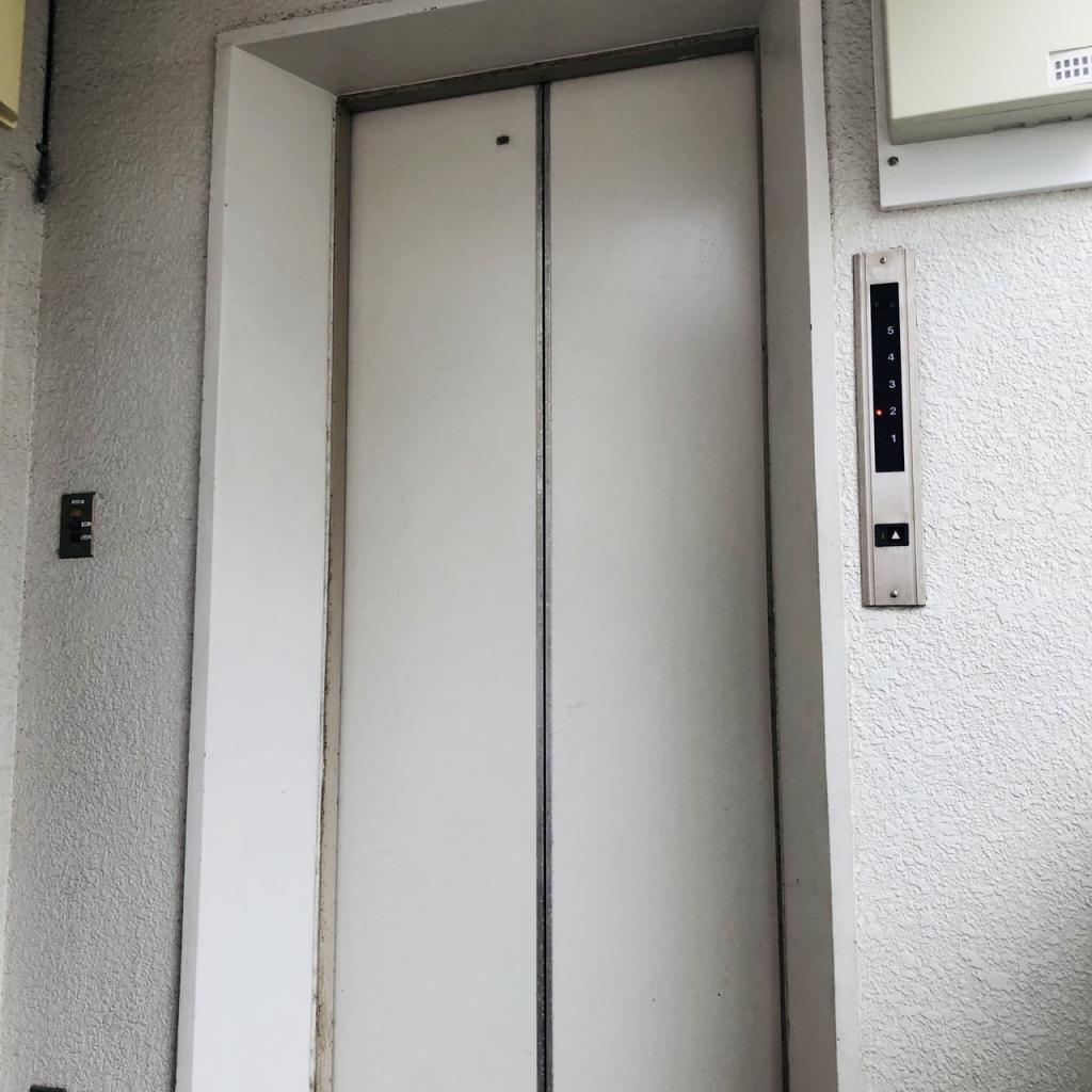 埼畜ビルのエレベーター