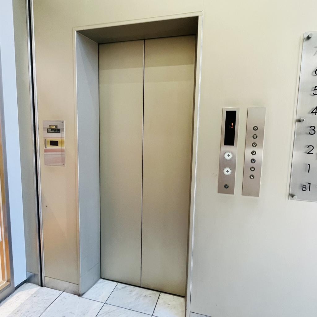 マ・メゾン渋谷公園通りビルのエレベーター