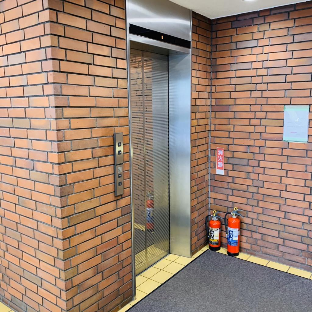 愛宕山弁護士ビルのエレベーター