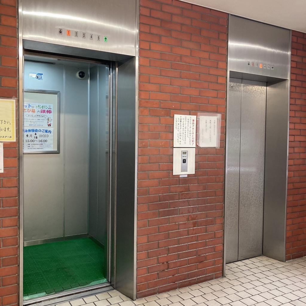 高島平スカイプラザのエレベーター