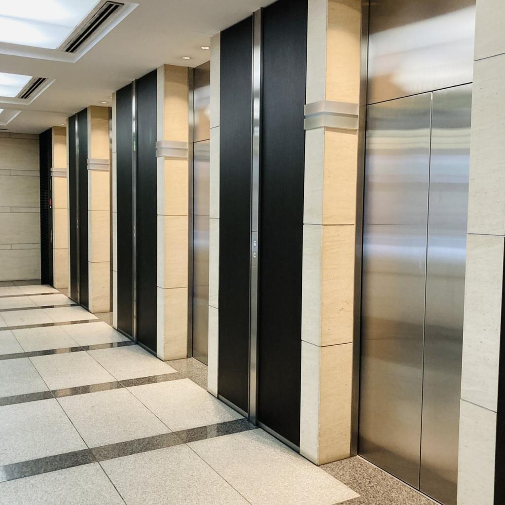 オリックス赤坂２丁目ビルのエレベーター